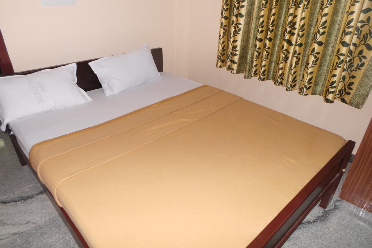 Iroomz Sri Vinayaka Comfort Virajpet Eksteriør bilde