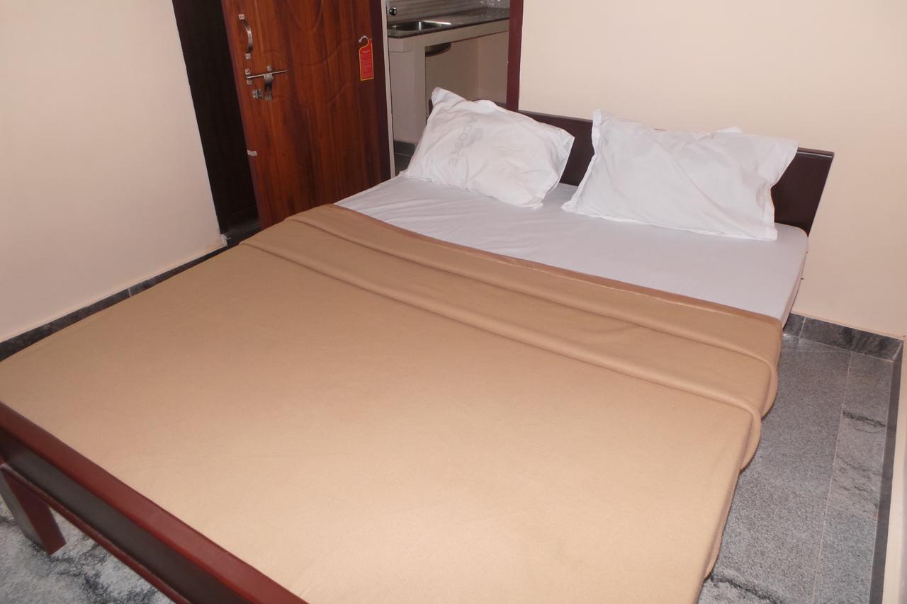 Iroomz Sri Vinayaka Comfort Virajpet Eksteriør bilde