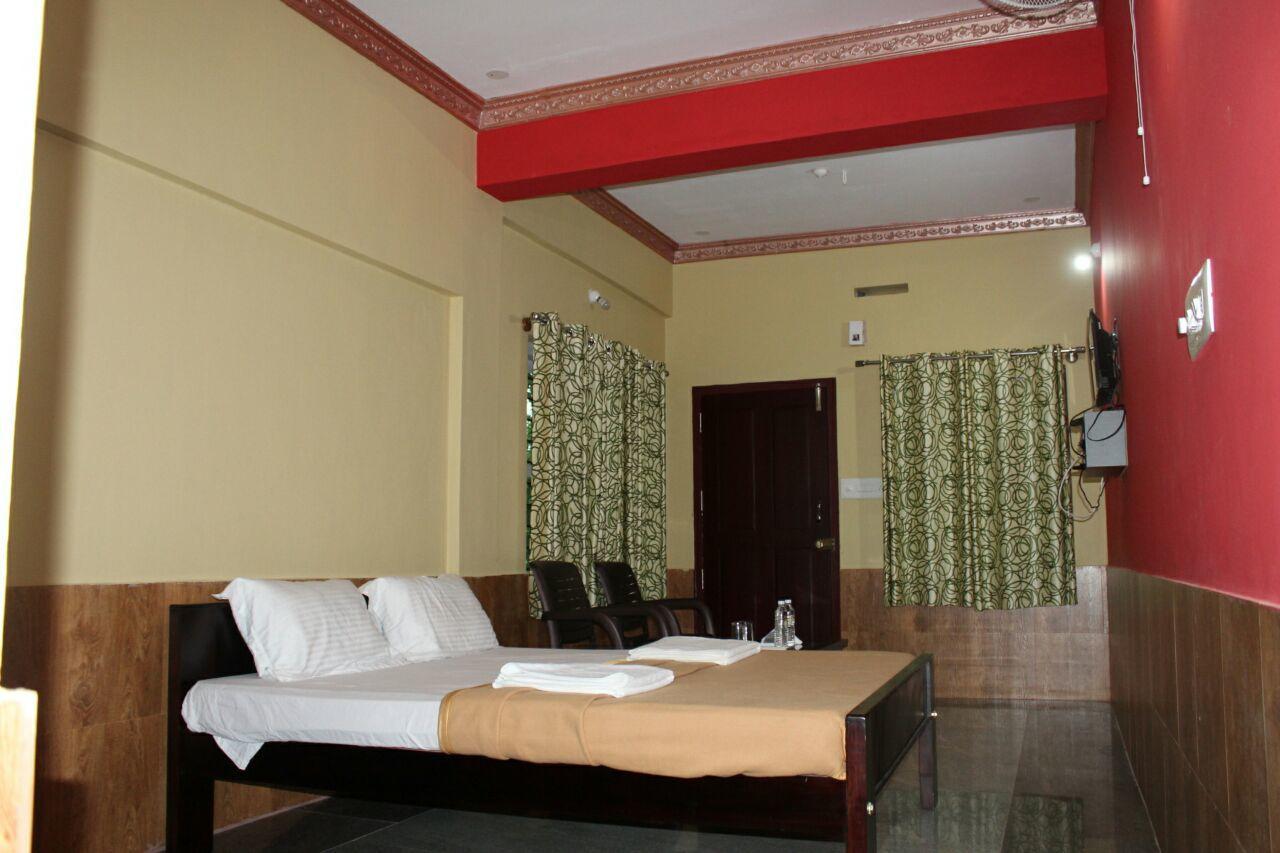 Iroomz Sri Vinayaka Comfort Virajpet Eksteriør bilde