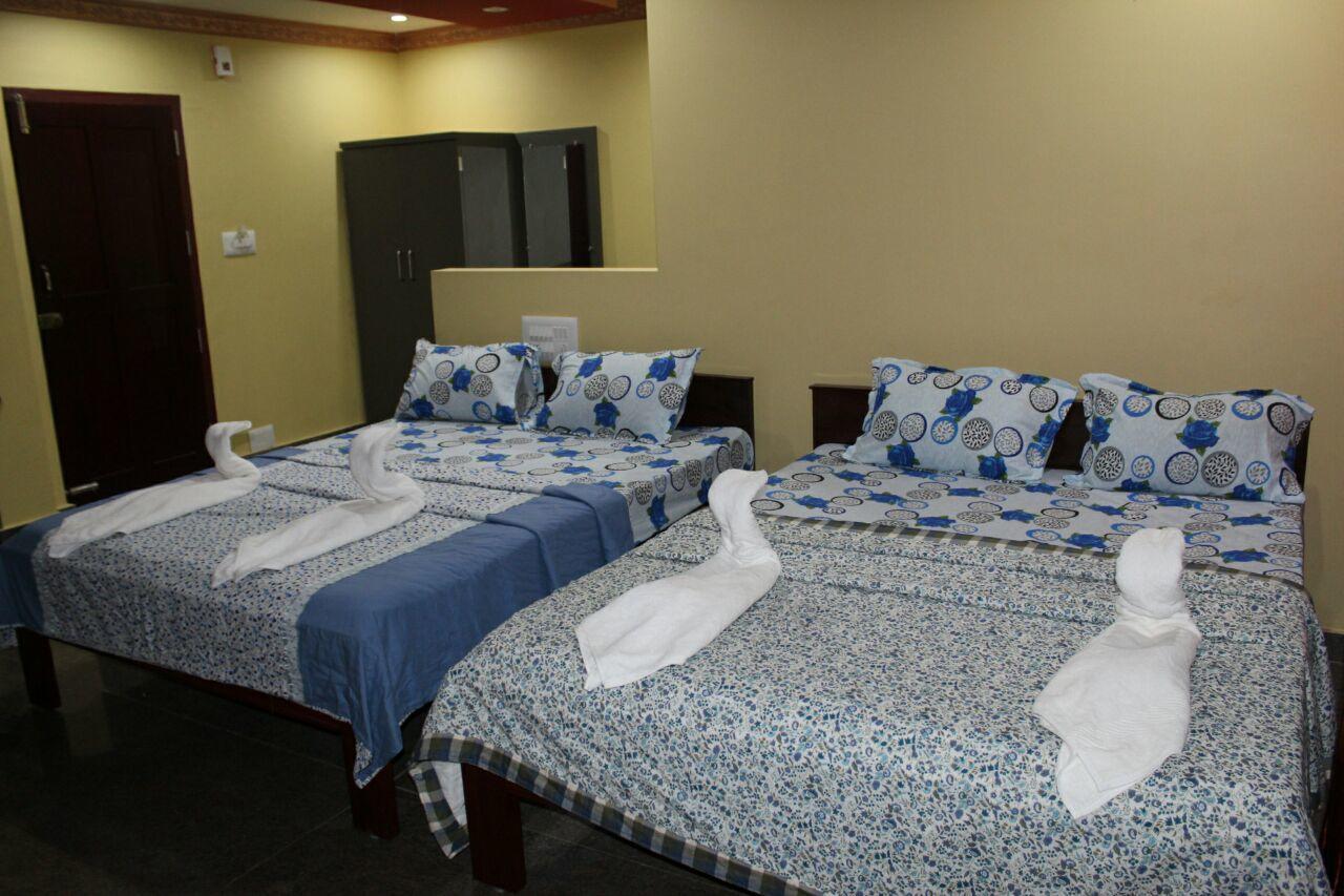 Iroomz Sri Vinayaka Comfort Virajpet Eksteriør bilde